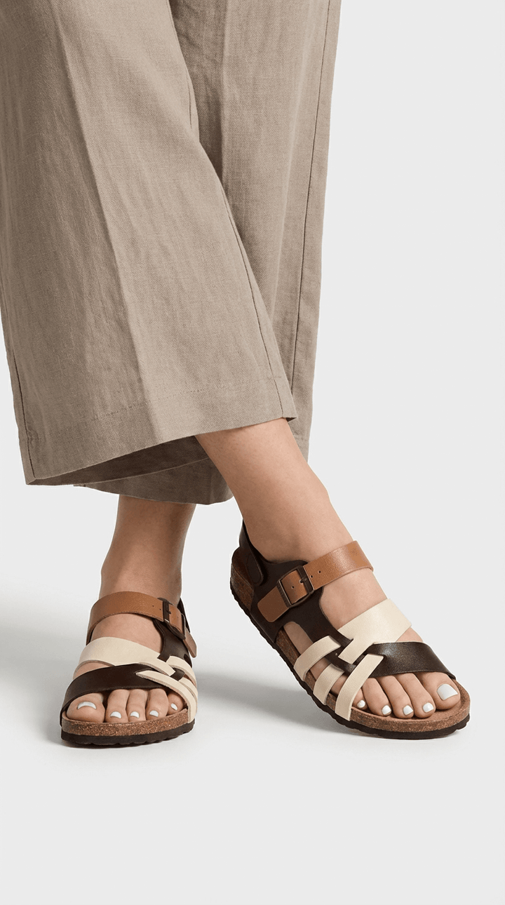 Sandalias con hebilla y tiras