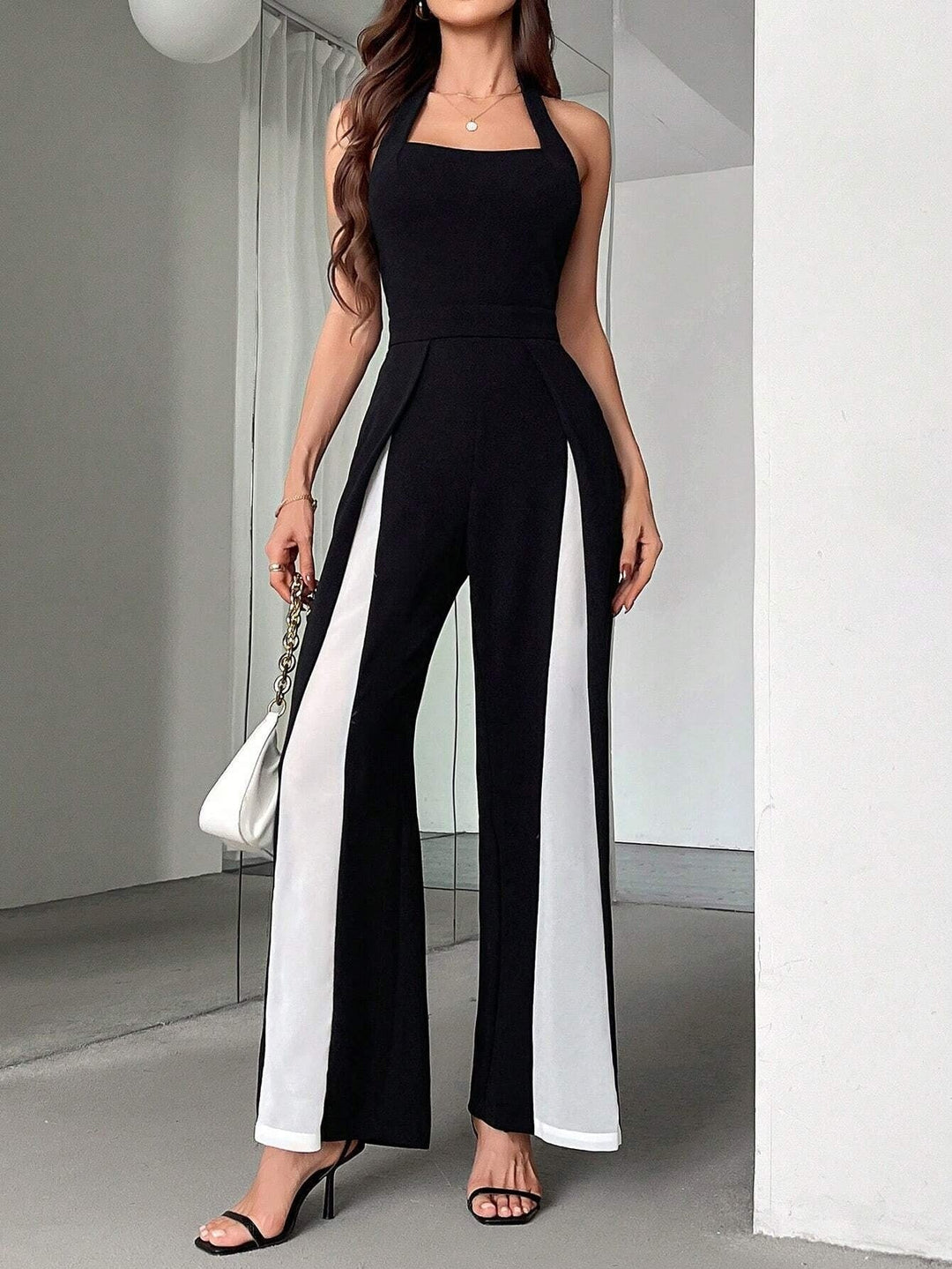 Mono para mujer bicolor con escote halter de estilo elegante - Juliana