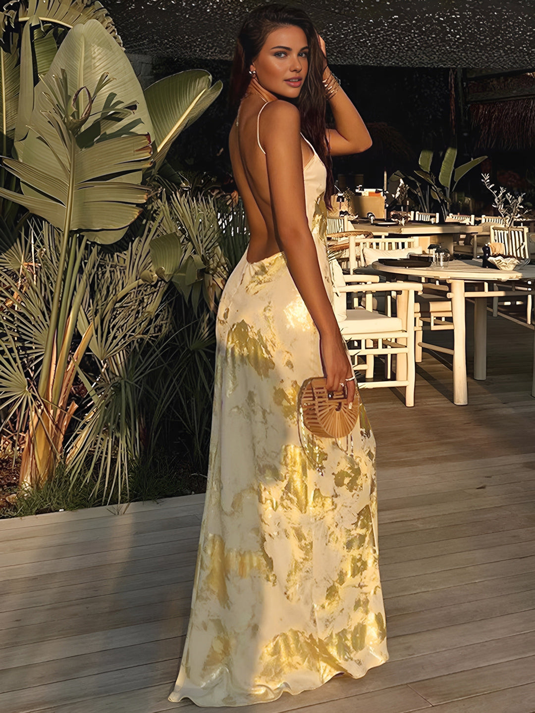 Jade - Maxivestido con cuello en V y estampado metalizado