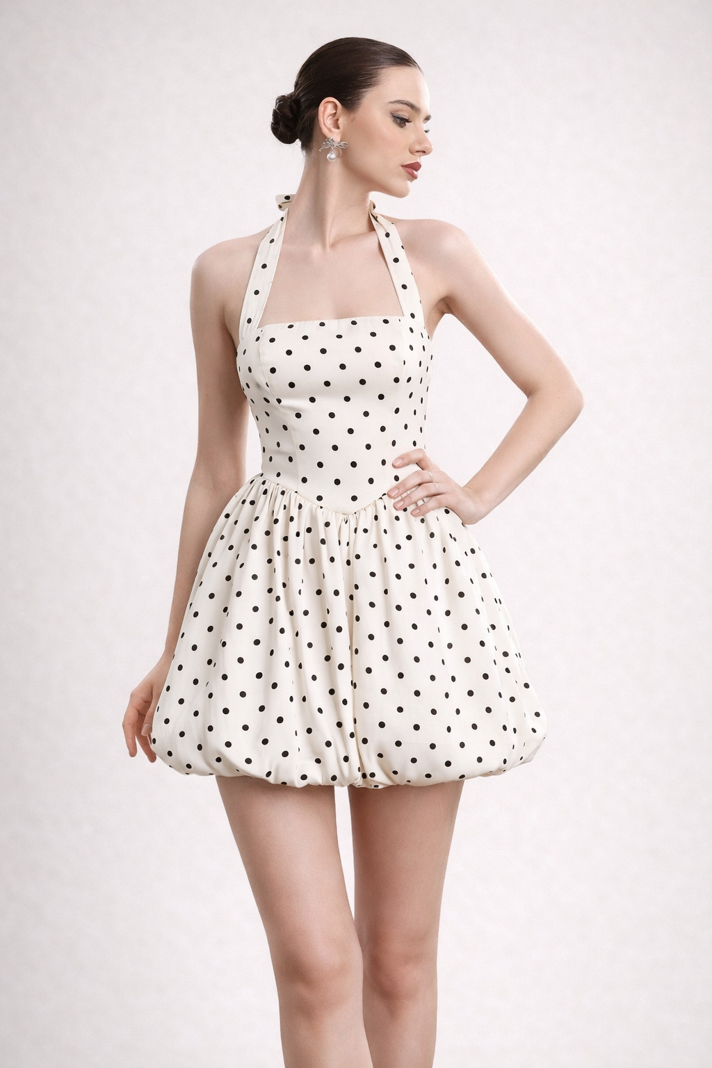 Vestido corto para mujer con escote halter y falda globo - Doris