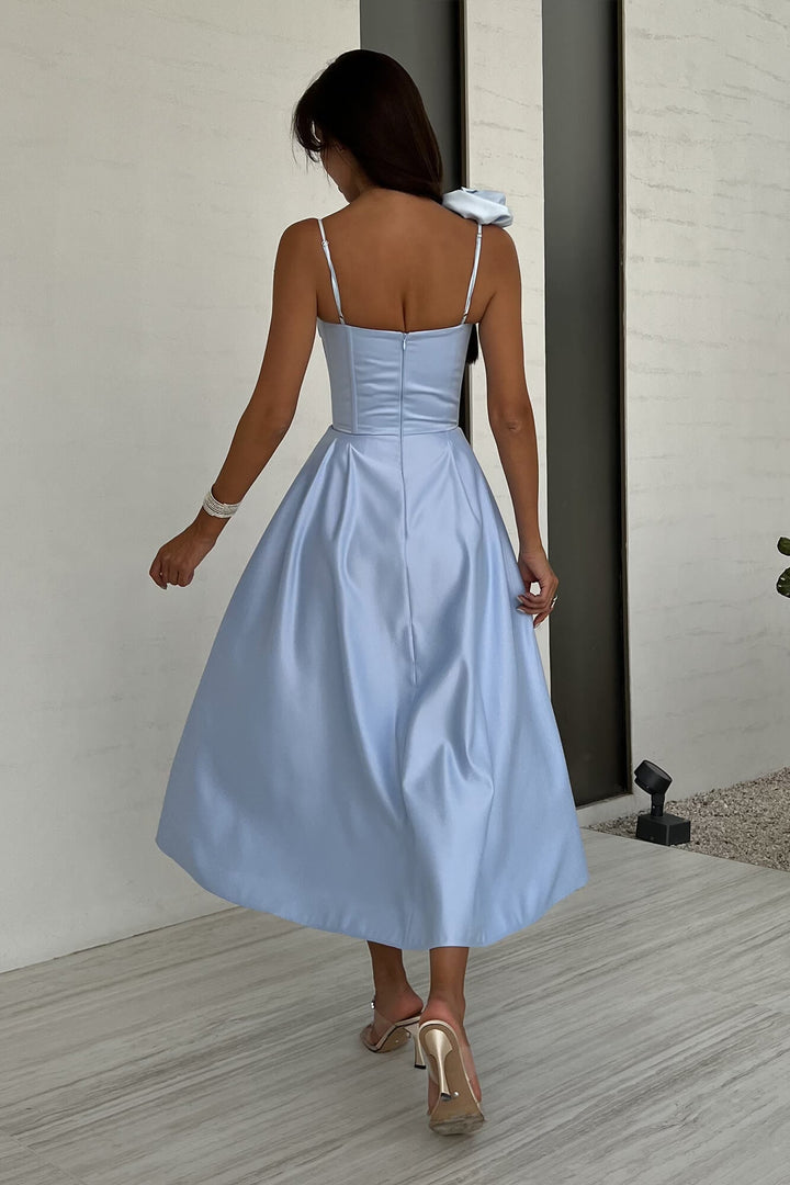 Clara - Vestido de mujer con corte y tirantes tono azul