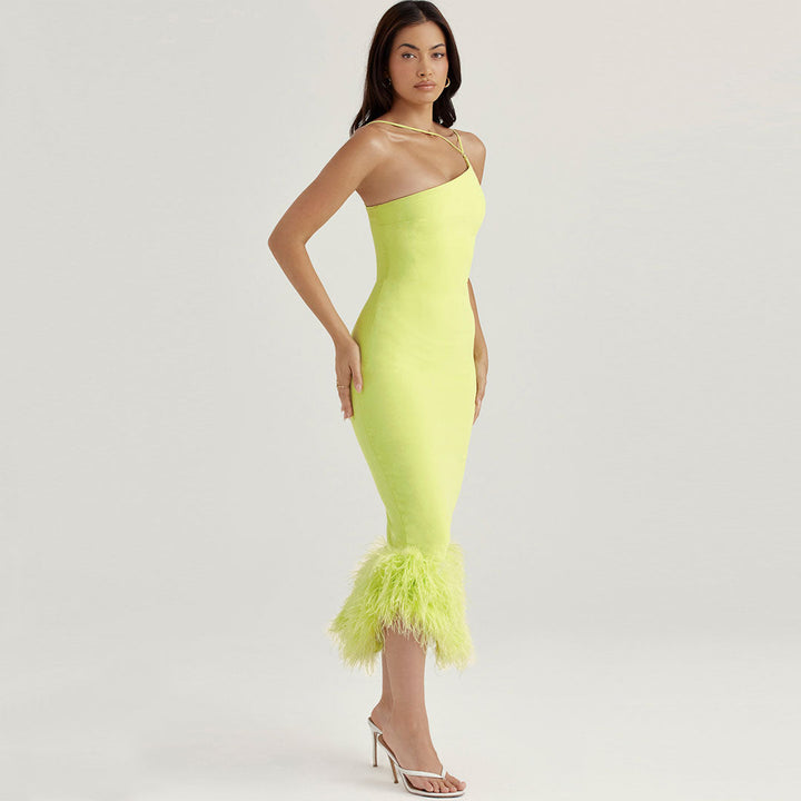 Angelina Vestido Halter Asimétrico Slim