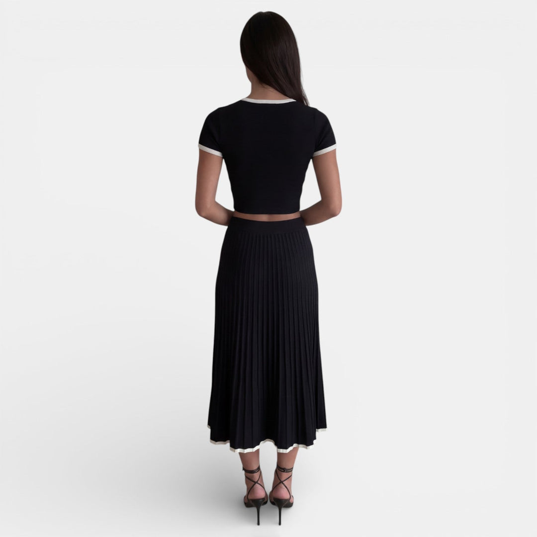 Conjunto Mujer Top Corto y Falda Cintura Alta