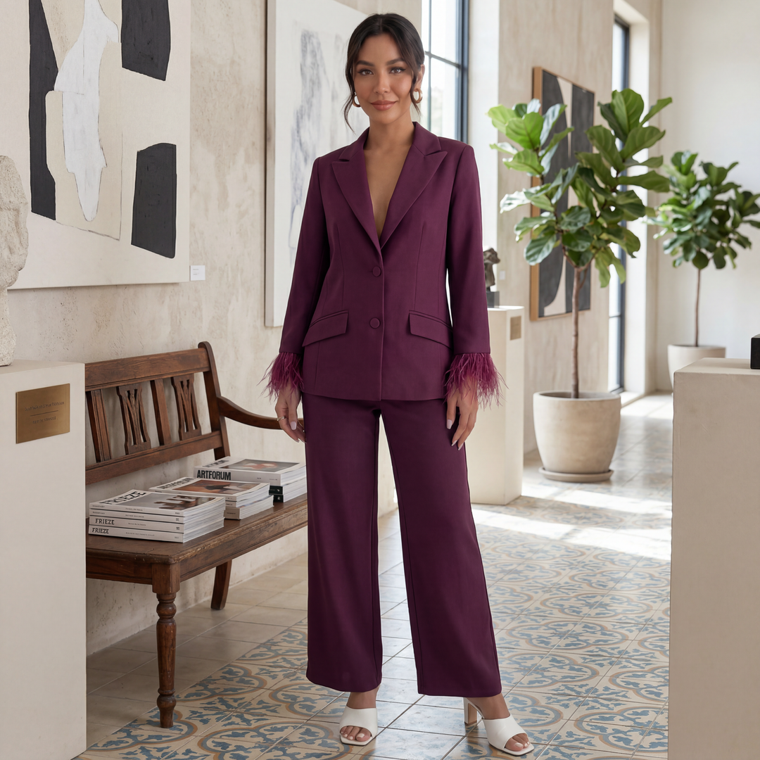 Conjunto Mujer Plumas Rojo Vino Elegante